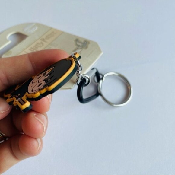 🪄Lot of 2 NWT Harry Potter Gryffindor Keychain + 8" Podpals Plush Toy - Picture 12 of 13